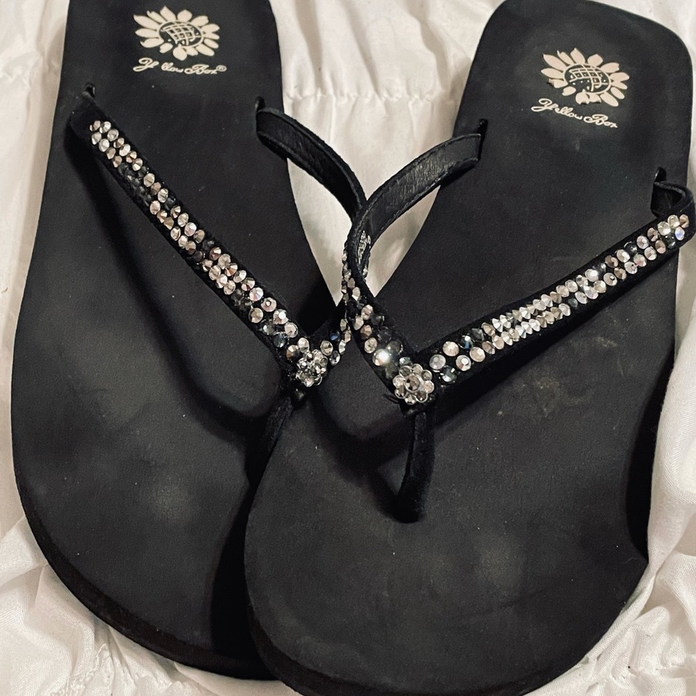 Cute yellow box flip flops